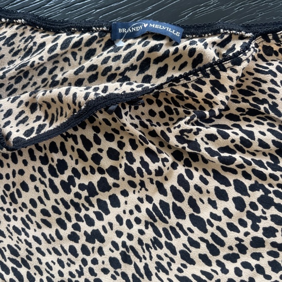 Brandy Melville Leopard print skirt - Picture 2 of 2